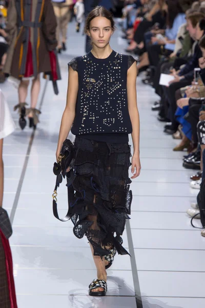 Look 22